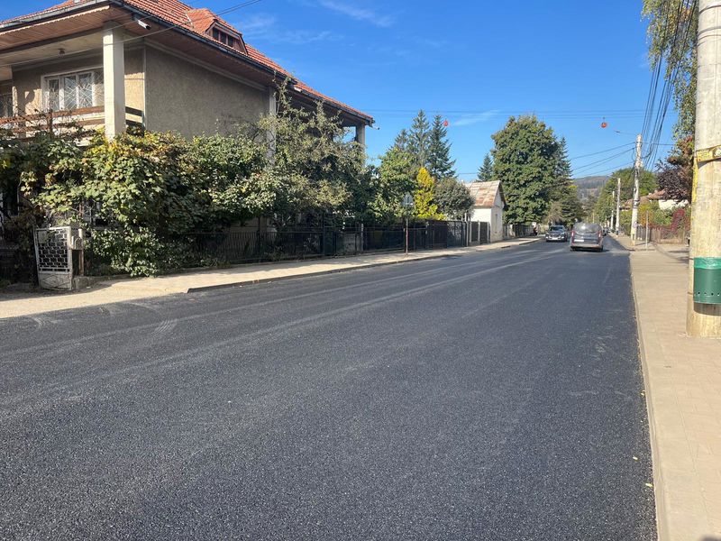 FOTO&VIDEO Cum se circulă pe strada Ștefan cel Mare din Piatra Neamț după asfaltare