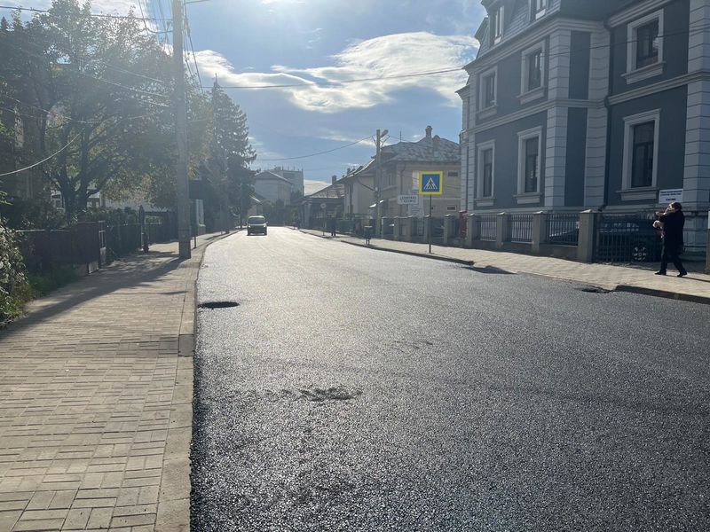 FOTO&VIDEO Cum se circulă pe strada Ștefan cel Mare din Piatra Neamț după asfaltare