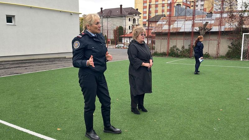 Video. Exercițiu de cutremur în toate școlile din Neamț. Desfășurarea exercițiului la Școala Gimnazială nr. 8 din Piatra Neamț