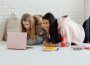 9 din 10 adolescenți din România folosesc inteligența artificială. La ce îi ajută cel mai mult