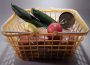 Românii își schimbă obiceiurile de cumpărare. Ce produse dispar primele din buget