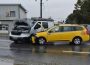 Două mașini implicate într-un accident pe o stradă din Roman