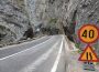 Atenție șoferi! Se lucrează în Cheile Bicazului, timp de 2 luni! Se va circula alternativ, cu tronsoane închise prin piloți